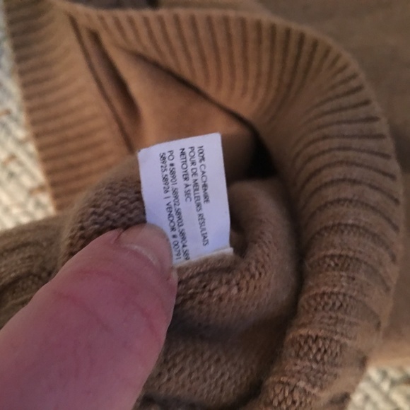 Club Monaco Cashmere Sweater - Picture 3 of 3